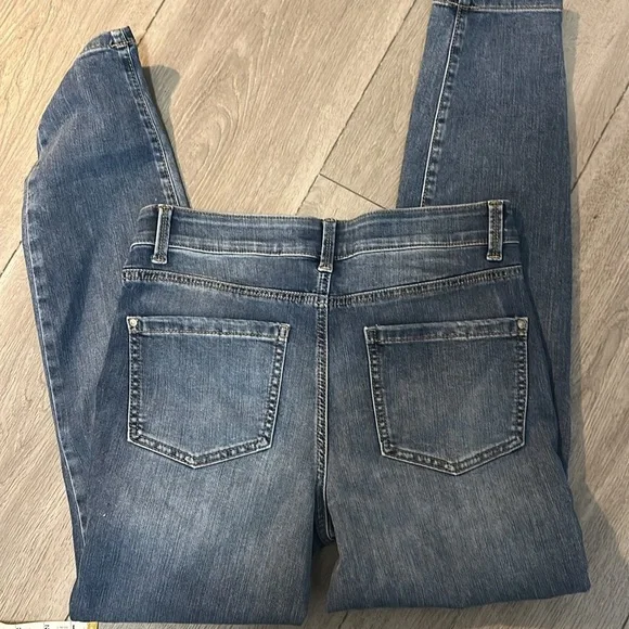 Maurice’s Blue Distressed Women's Jeans size 8 - Picture 7 of 7